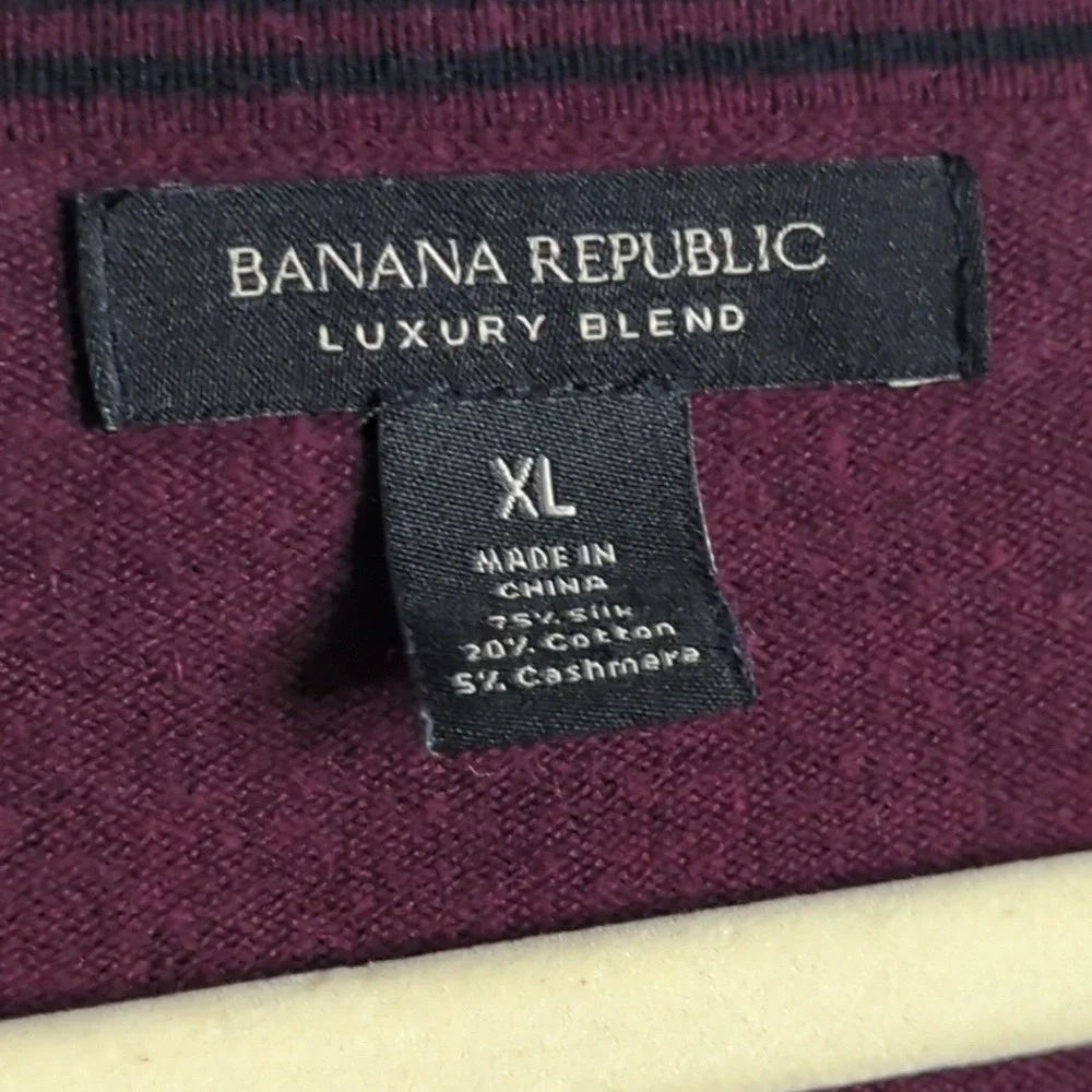 Banana Republic Luxury Blend V-Neck Sweater Men XL Silk Cotton Cashmere Burgundy